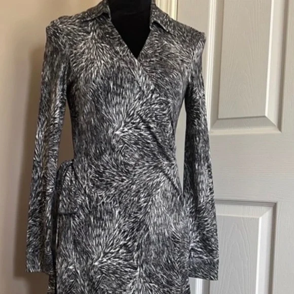 DVF New Jeanne Two Silk Jersey Wrap Dress in Wild Black Sz. 8 NWOT